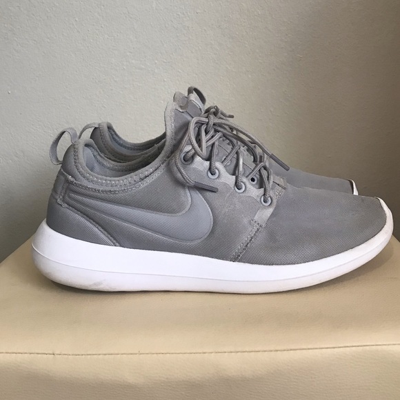 Nike Shoes - Gray Nike tennis shoes